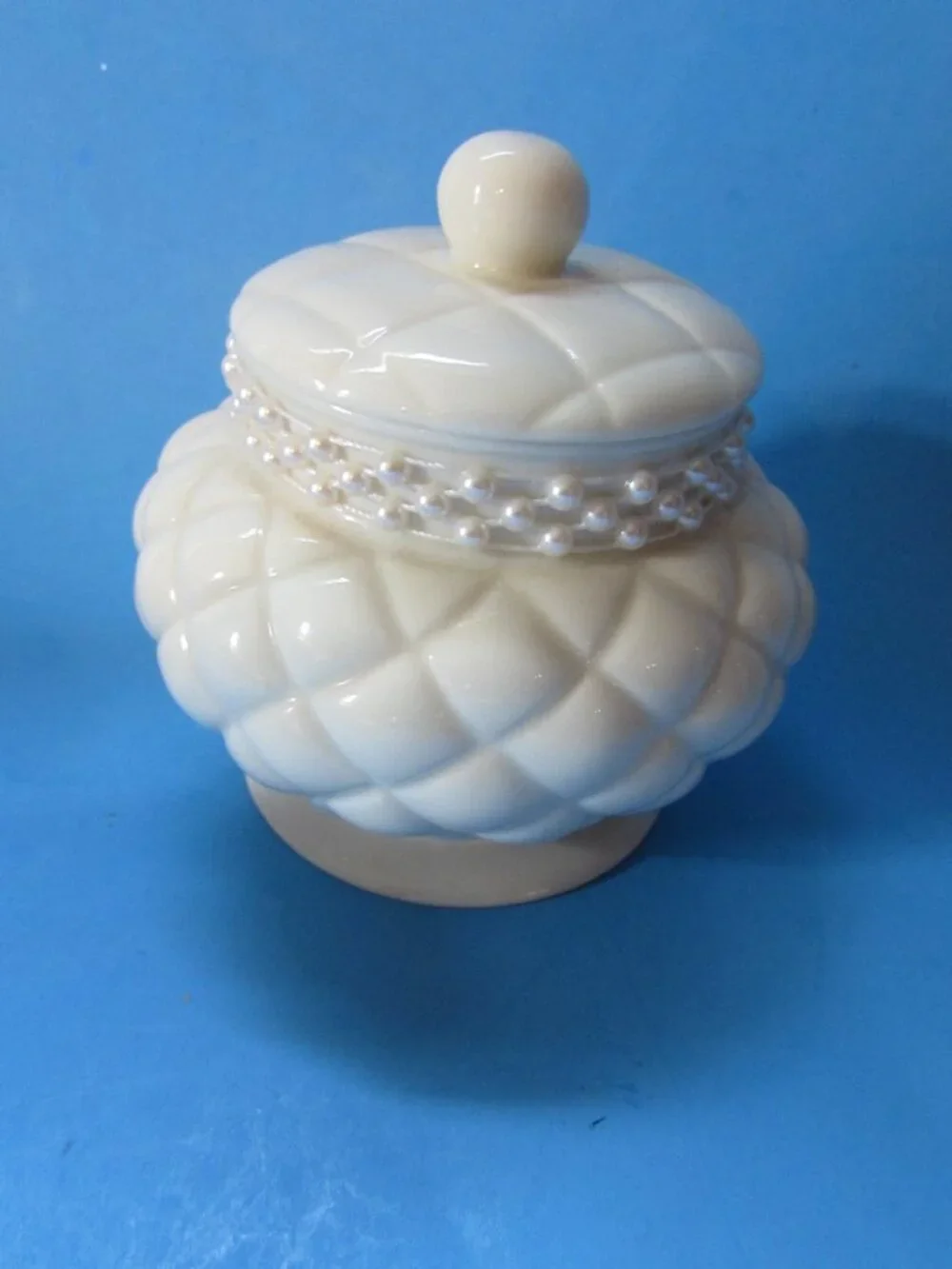 Avon pretty piece